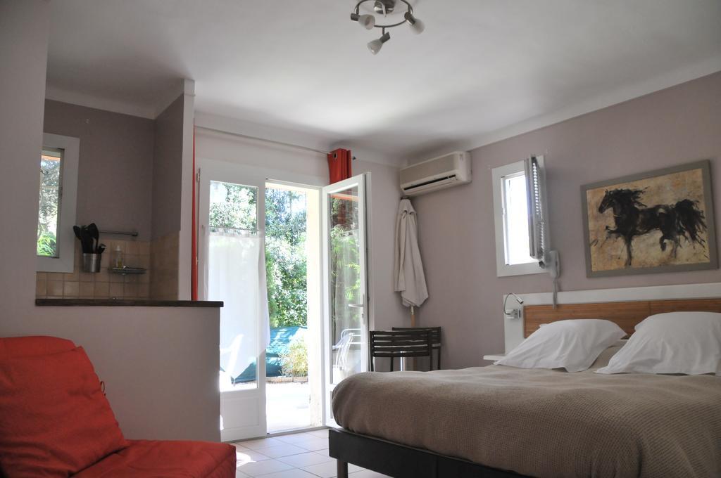 Athena Motel แซงเตกูลฟ์ ภายนอก รูปภาพ